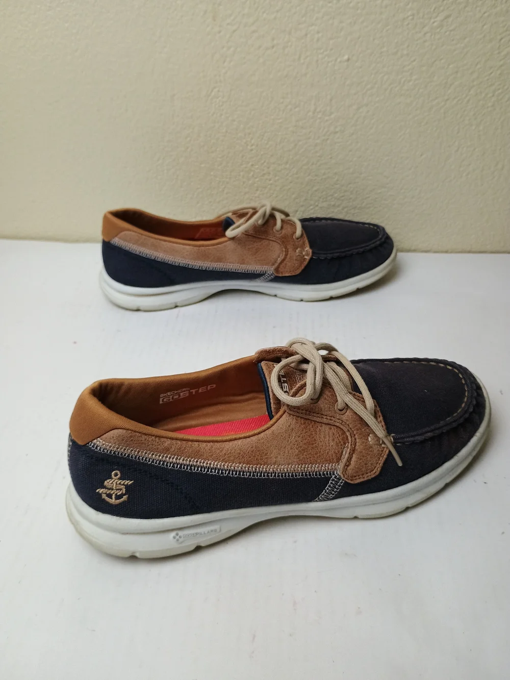 Skechers 9 Go Step Seashore Two-Tone Navy/Brown Canvas Boat-Style Athletic Shoes